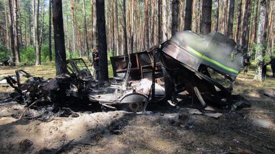 Справу лісівників, які підірвалися на міні в Народицькій громаді, поліцейські розслідують як воєнний злочин Справу лісівників, які підірвалися на міні в Народицькій громаді, поліцейські розслідують як воєнний злочин