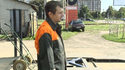 "Можна колеса лишити": водії у Луцьку скаржаться на стан дороги "Можна колеса лишити": водії у Луцьку скаржаться на стан дороги