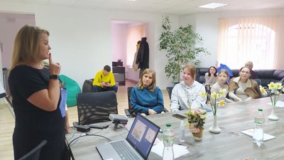 У Тернополі переселенок вчили працювати з камерою