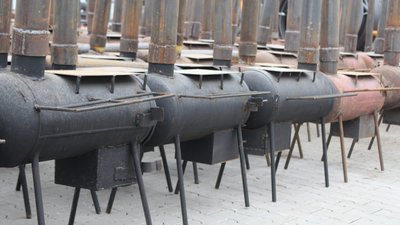 300 буржуйок передали військовим Хмельниччини