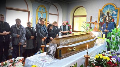 Прощання в церкві Прощання в церкві