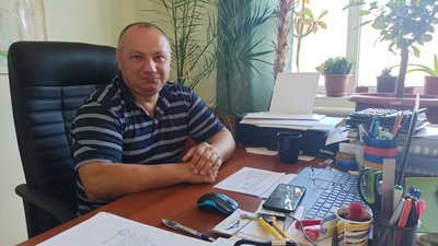 До 14 тонн води щодня витрачається на полив квітників та дерев у Житомирі До 14 тонн води щодня витрачається на полив квітників та дерев у Житомирі