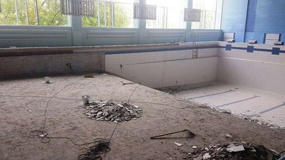У Миколаєві розпочали ремонт чаши басейну спортивного комплексу "Зоря" У Миколаєві розпочали ремонт чаши басейну спортивного комплексу "Зоря"