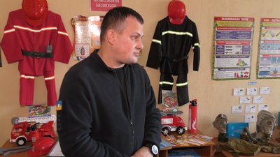 Побувати в ролі пожежника та врятувати людину: клас безпеки відкрили на базі черкаської школи Побувати в ролі пожежника та врятувати людину: клас безпеки відкрили на базі черкаської школи