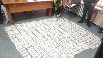 Погрожував розправою: на Вінниччині чоловік вимагав мільйон гривень вигаданого боргу Погрожував розправою: на Вінниччині чоловік вимагав мільйон гривень вигаданого боргу