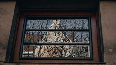 Брама на вулиці Вітовського: до та після