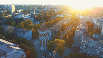 "Де Господь провів своїм жовтим нігтем по густому ландшафту": сім міст Сергія Жадана "Де Господь провів своїм жовтим нігтем по густому ландшафту": сім міст Сергія Жадана