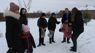 "Я не піддаюся паніці": волонтерка розповіла про свою роботу у прикордонні Сумщини