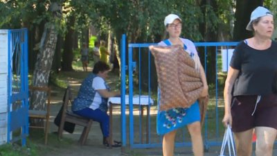 Платний пляж на озері пісочному. Керівництво санаторію «Лісова пісня» каже, що мають на це право Платний пляж на озері пісочному. Керівництво санаторію «Лісова пісня» каже, що мають на це право