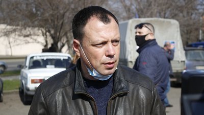 "Локдаун вбиває". В Одесі підприємці влаштували автопробіг проти карантинних обмежень "Локдаун вбиває". В Одесі підприємці влаштували автопробіг проти карантинних обмежень