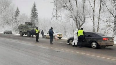 На Івано-Франківщині запрацювали контрольно-пропускні пункти На Івано-Франківщині запрацювали контрольно-пропускні пункти