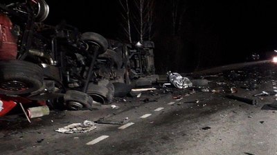 У Бахмацькому районі зіштовхнулися дві вантажівки: водії загинули У Бахмацькому районі зіштовхнулися дві вантажівки: водії загинули