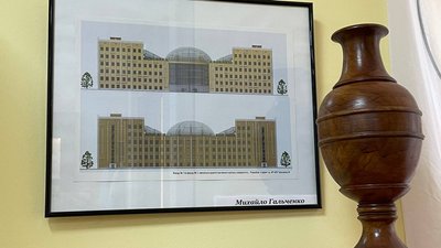 Художні витвори та макети відновлення будівель. У Миколаєві відкрилася виставка студенських робіт