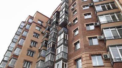 У Полтаві 8-річний хлопчик випав із четвертого поверху багатоповерхівки