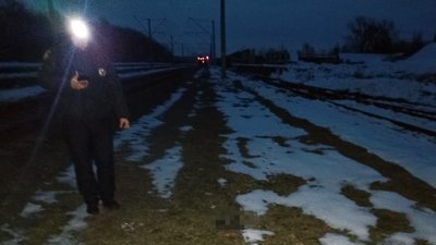 51-річний житель Звягельщини загинув під колесами пасажирського потяга 51-річний житель Звягельщини загинув під колесами пасажирського потяга