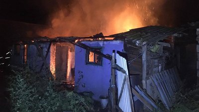 У селі на Миколаївщині внаслідок обстрілу спалахнула пожежа на території приватного будинку