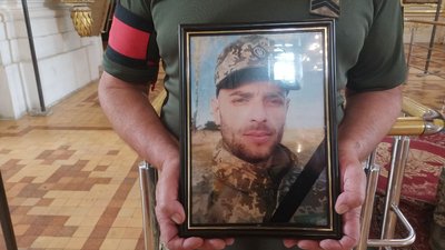 У Луцьку попрощалися з загиблим на Запоріжжі Дмитром Гончаруком У Луцьку попрощалися з загиблим на Запоріжжі Дмитром Гончаруком