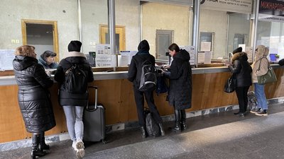 “Рейси виконуються”: робота автовокзалів та залізниці без електрики “Рейси виконуються”: робота автовокзалів та залізниці без електрики