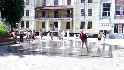 Вище 35 градусів – у Житомирі упродовж двох днів фіксують температурні рекорди