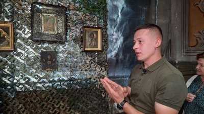 Врятували військовослужбовці: у Гарнізонному храмі можна побачити ікони з Бахмута Врятували військовослужбовці: у Гарнізонному храмі можна побачити ікони з Бахмута
