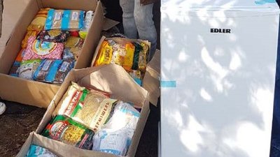 Подарували холодильник та накололи дров: волонтери Херсона допомогли 80-річній бабусі Подарували холодильник та накололи дров: волонтери Херсона допомогли 80-річній бабусі