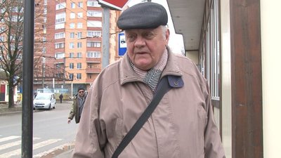 У Тернополі в центрі комплектування та соцпідтримки – черга чоловіків У Тернополі в центрі комплектування та соцпідтримки – черга чоловіків