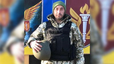 На Буковині прощаються з військовим Варваричем, який загинув на війні