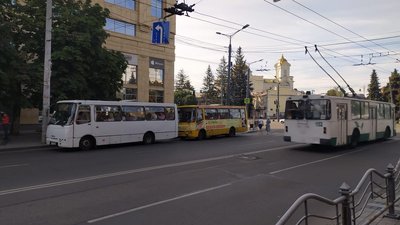 У Луцьку через попередження поліції не виїхали у рейс 70 маршруток У Луцьку через попередження поліції не виїхали у рейс 70 маршруток