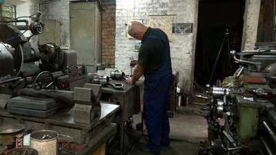 У Тальному безоплатно ремонтують автівки для ЗСУ