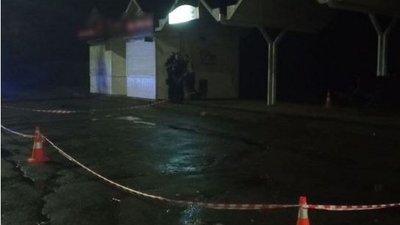 Чоловік, в якого стріляли на зупинці у Луцьку, від госпіталізації відмовився