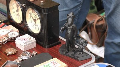Що можна знайти на хмельницькому "блошиному ринку" Що можна знайти на хмельницькому "блошиному ринку"