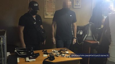 Закарпатця затримали на ввезенні контрабандних пристроїв для прослуховування Закарпатця затримали на ввезенні контрабандних пристроїв для прослуховування