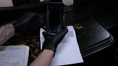 Показовий рейд. Як керівники Рівненщини і Нацполіції області перевіряли сертифікати і тести Показовий рейд. Як керівники Рівненщини і Нацполіції області перевіряли сертифікати і тести