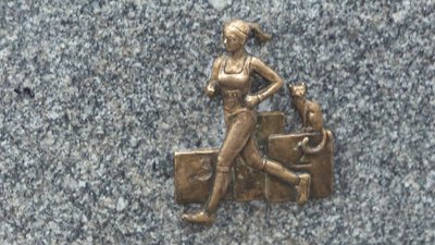У Дніпрі відкрили третю мініатюрну скульптуру з бронзи