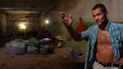 Харків’яни майже пів року ночують в укритті будинку, який затоплює після дощів
