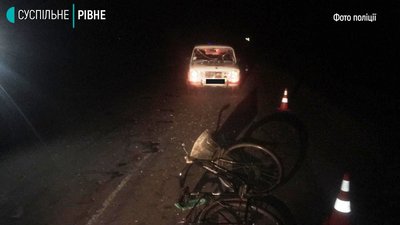 Водій насмерть збив жінку, яка вела ровер