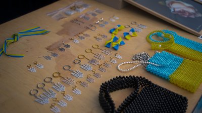 У Дніпрі влаштували благодійний ярмарок задля збору коштів на підтримку Збройних сил України У Дніпрі влаштували благодійний ярмарок задля збору коштів на підтримку Збройних сил України