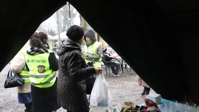 Гарячі обіди для потребуючих: в Ужгороді розпочали благодійну акцію Гарячі обіди для потребуючих: в Ужгороді розпочали благодійну акцію