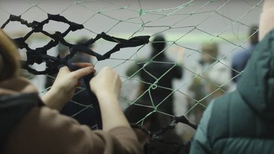 На Гуцульщині основи для маскувальних сіток виготовляють на старовинних верстатах На Гуцульщині основи для маскувальних сіток виготовляють на старовинних верстатах