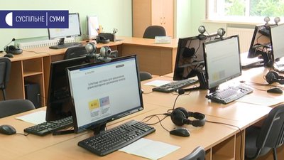 На Сумщині за два тижні 180 людей склали іспит з володіння українською мовою На Сумщині за два тижні 180 людей склали іспит з володіння українською мовою