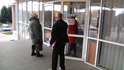 На ринку праці у Житомирі зменшилася кількість вакансій, а число безробітних зросло