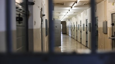 Організував "збір допомоги" для ЗСУ. На Франківщині за шахрайство засудили в'язня
