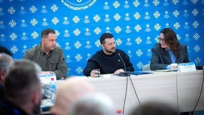 Зеленський у Черкасах зустрівся з представниками бізнесу