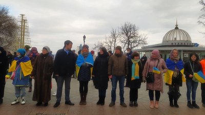 До Дня соборності України в Одесі створили "живий ланцюг" та заспівали Державний Гімн До Дня соборності України в Одесі створили "живий ланцюг" та заспівали Державний Гімн