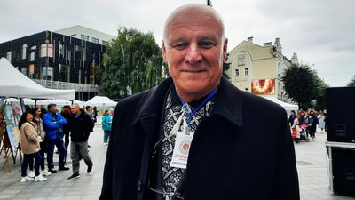 "Коло молодих митців" – у Житомирі презентували свої творчі роботи майстри з 14 регіонів України "Коло молодих митців" – у Житомирі презентували свої творчі роботи майстри з 14 регіонів України
