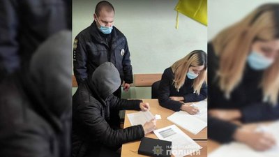 У Чернігові затримали чоловіка, який обікрав два приватні будинки за один день