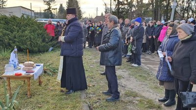 Освячення алеї пам’яті загиблих воїнів. Грудень 2023. Тернопільщина Освячення алеї пам’яті загиблих воїнів. Грудень 2023. Тернопільщина