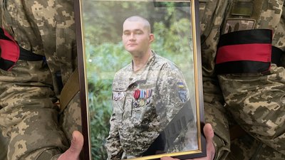 Прощаються з двома воїнами, які полягли під час захисту України Прощаються з двома воїнами, які полягли під час захисту України