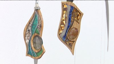 Виставка інкрустованих прикрас відкрилася у Сумах Виставка інкрустованих прикрас відкрилася у Сумах