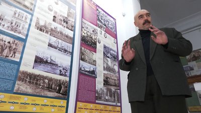 У Черкаському художньому музеї презентували виставку до дня Соборності У Черкаському художньому музеї презентували виставку до дня Соборності